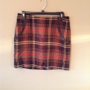 Limited size 2 beautiful plaid skirt